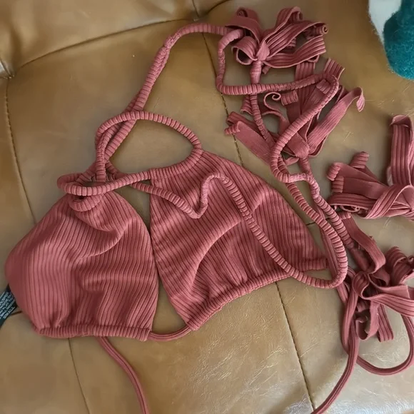 • Indah Bikini • - Picture 5 of 5